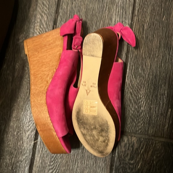 Anthropologie Bow back wooden 3” wedge /Berry Fuchsia Suede - Picture 3 of 3